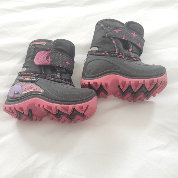 Girls Winter Boots Size 5 - Picture 2 of 2